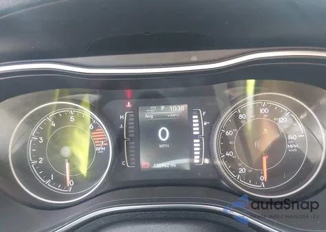 2019 Jeep Cherokee Latitude Fwd z USA, uszkodzony, nr VIN 1C4PJLCB2KD340580